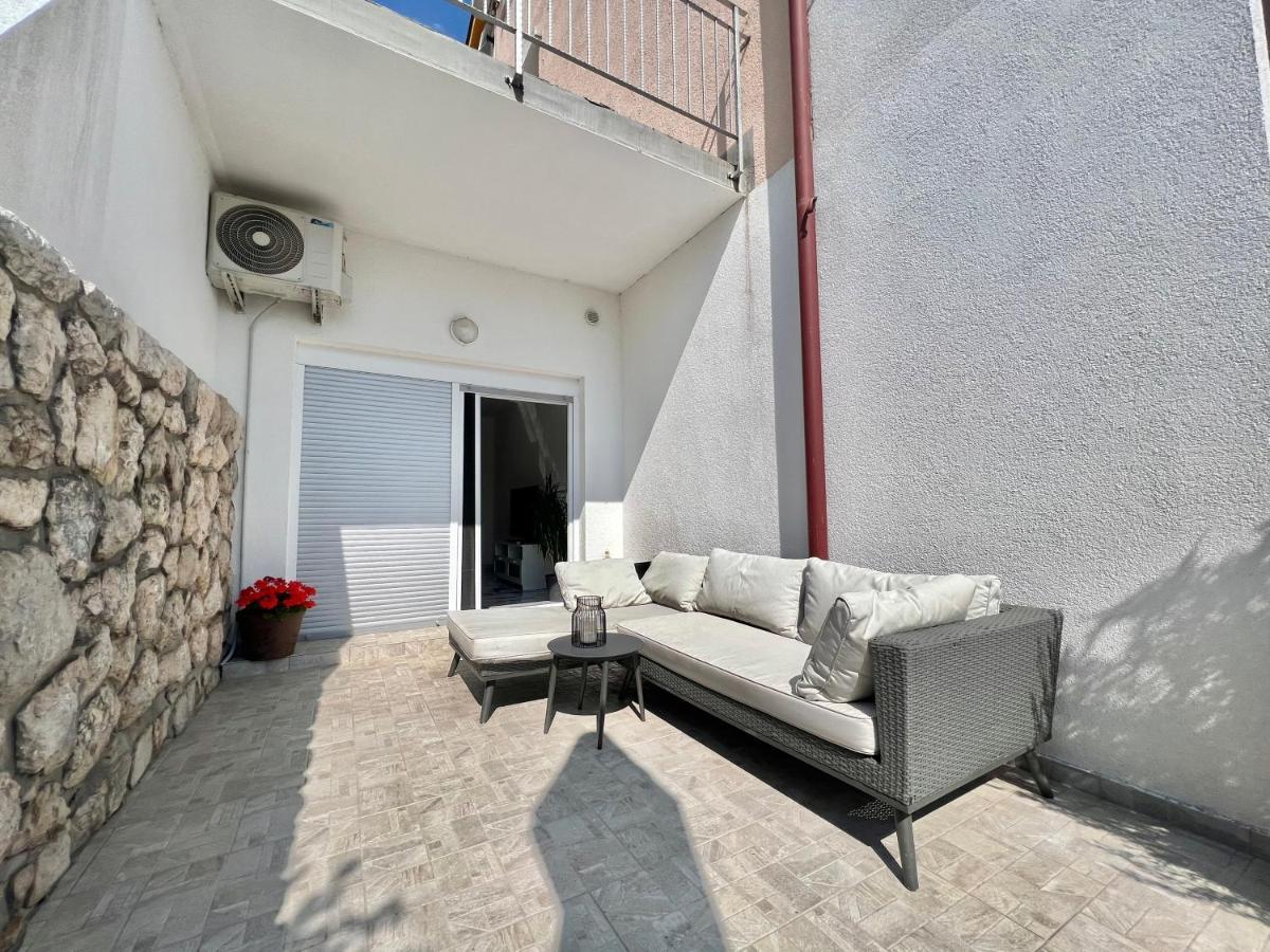 Apartmani Ana Dramalj Buitenkant foto