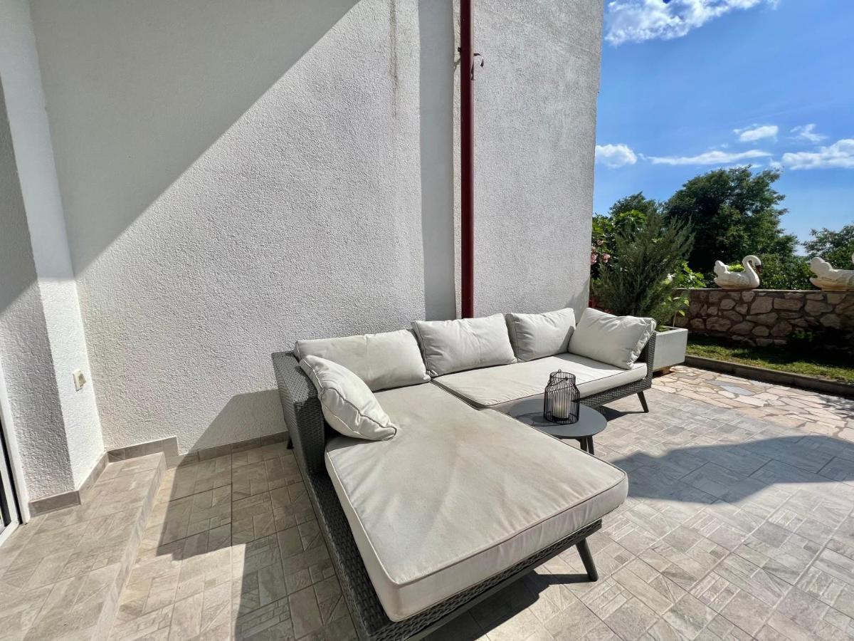 Apartmani Ana Dramalj Buitenkant foto